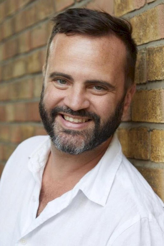 Laurent Maria as Louis in Vinz