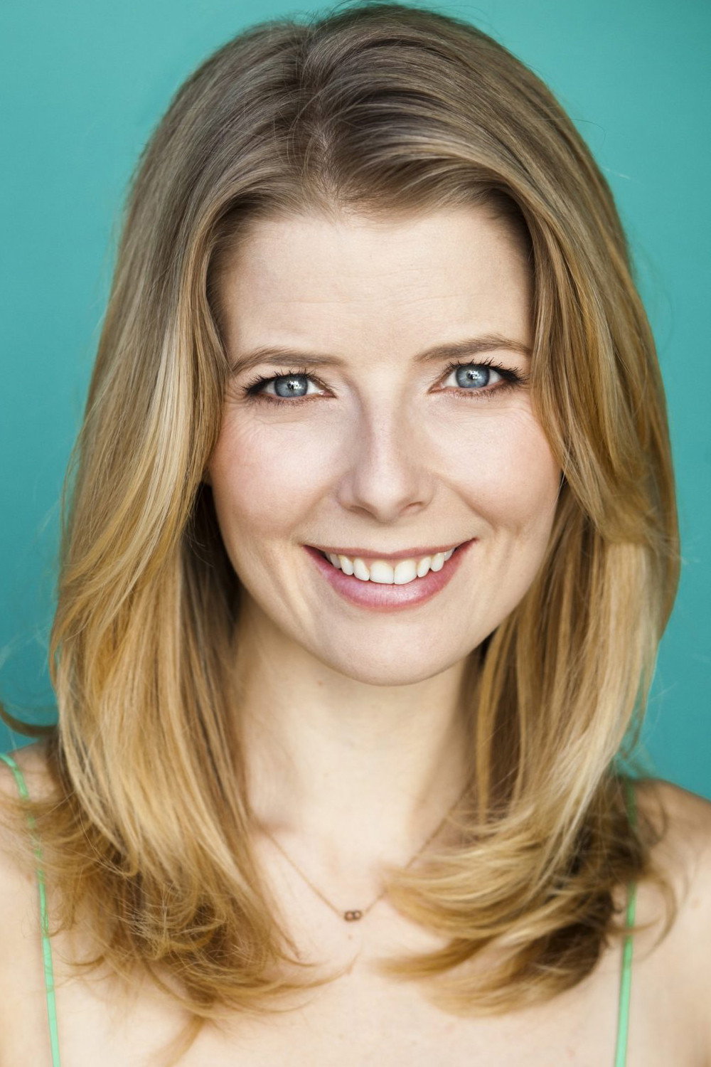 Ivana Shein as Female Runner in Man Running