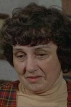 Krystyna Miecikówna as Józef's aunt in Wcześnie urodzony