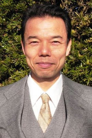 細井学 as Manabu Hosoda in One Cut of the Dead