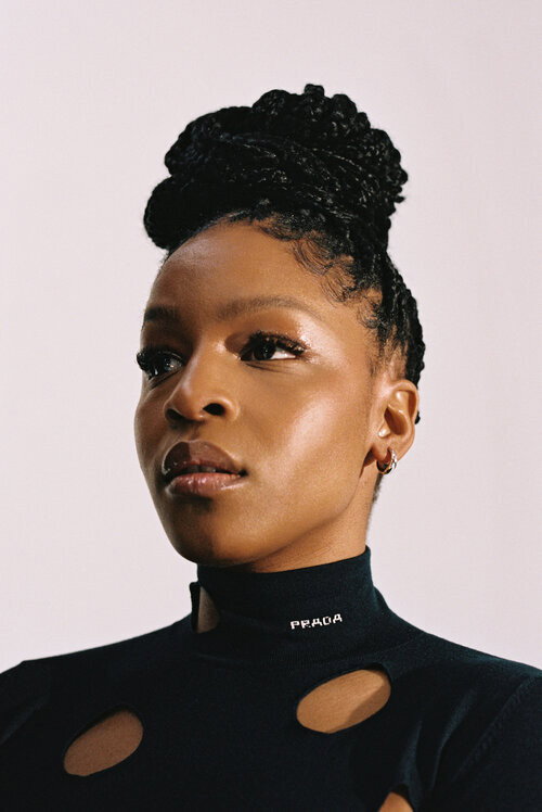 Julie Adenuga as Host in Drunk history: Black Stories