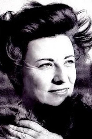Marcelle Ranson-Hervé as La première sorcière in Macbeth