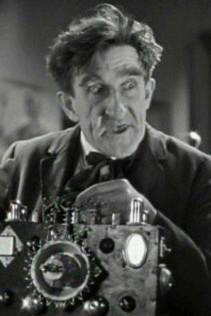 Frank Austin as Joe Dokes in The Circus Cyclone