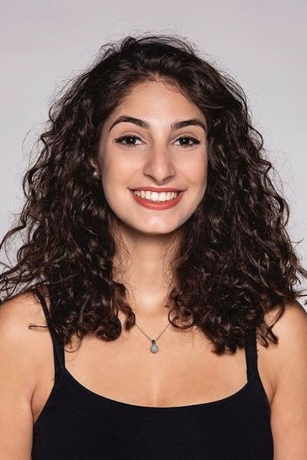 Bel Lima as Euterpe in Vicky e a Musa
