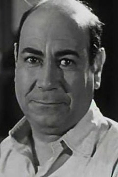 Hassan Fayek as Jawdat in The Man of My Dreams