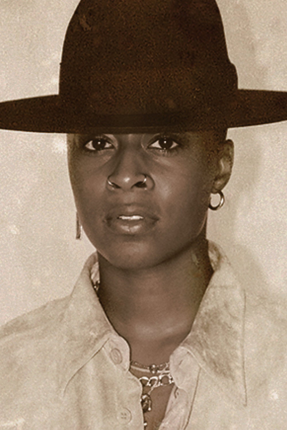 Lindsey Hailes as Silo in Echoes of Us