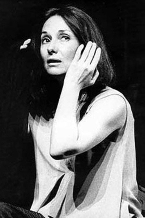 Enriqueta Carballeira as Elena in Viva la clase media
