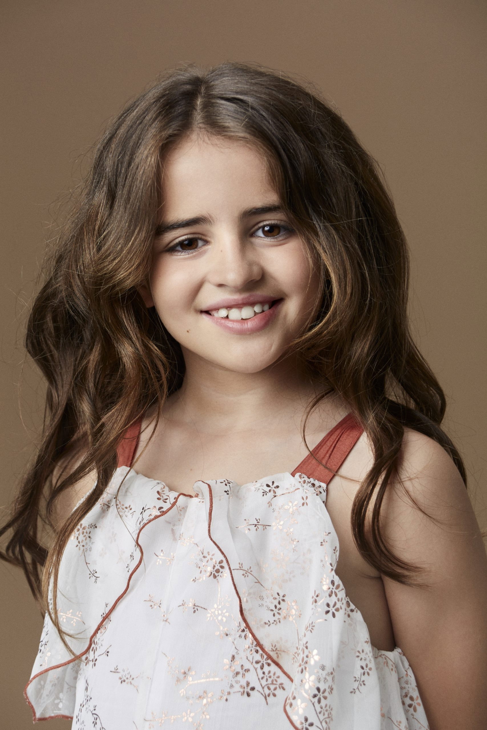 Carla Pastor as Alexia in Abuela tremenda