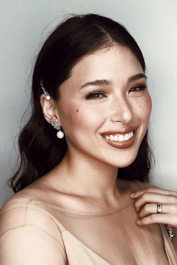Kylie Padilla as Bea Emmanuel Atilano Guevarra in The Good Daughter