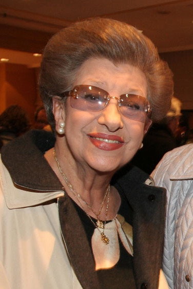 Alda Pinto as Tia Nonô in A Grande Mentira