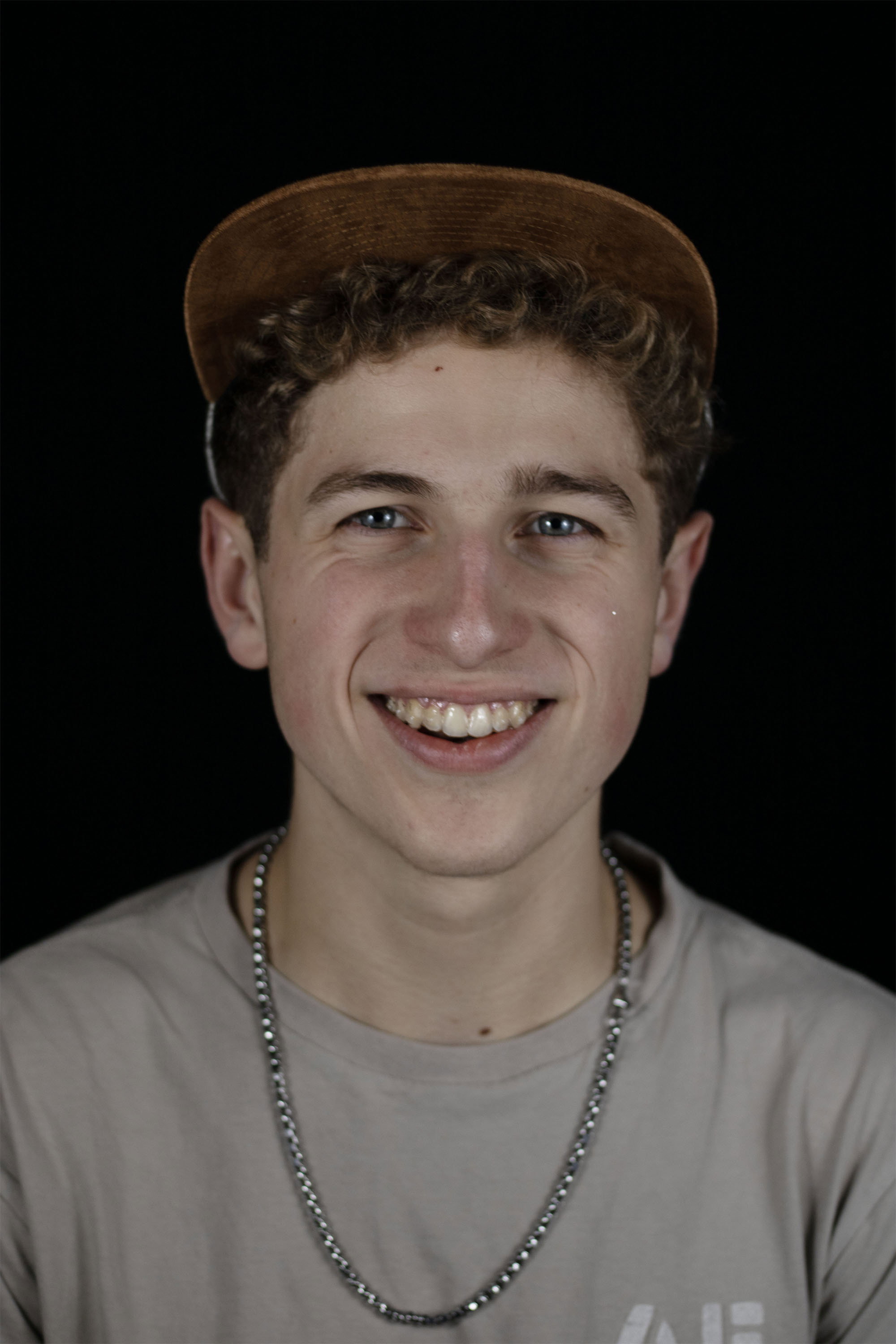 Jacoby Lundgren as Gustaf in Twin Shot