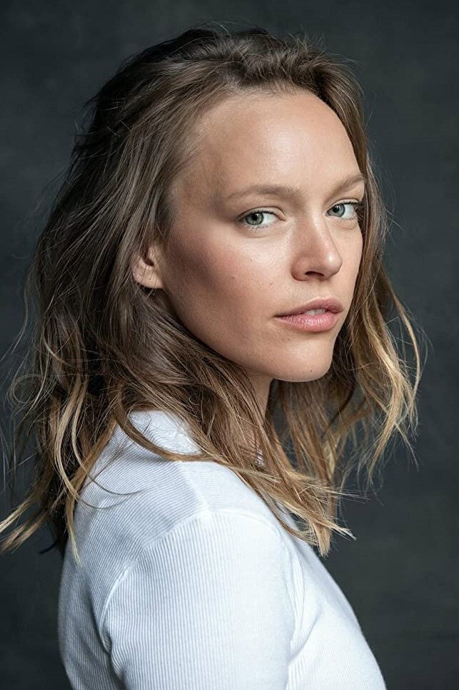 Livia Matthes as Lisa in Prey