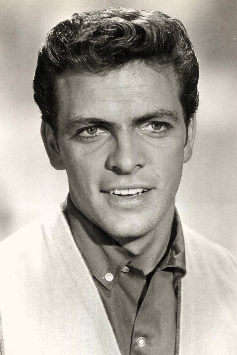 Gary Conway as Steve Burton in Land of the Giants