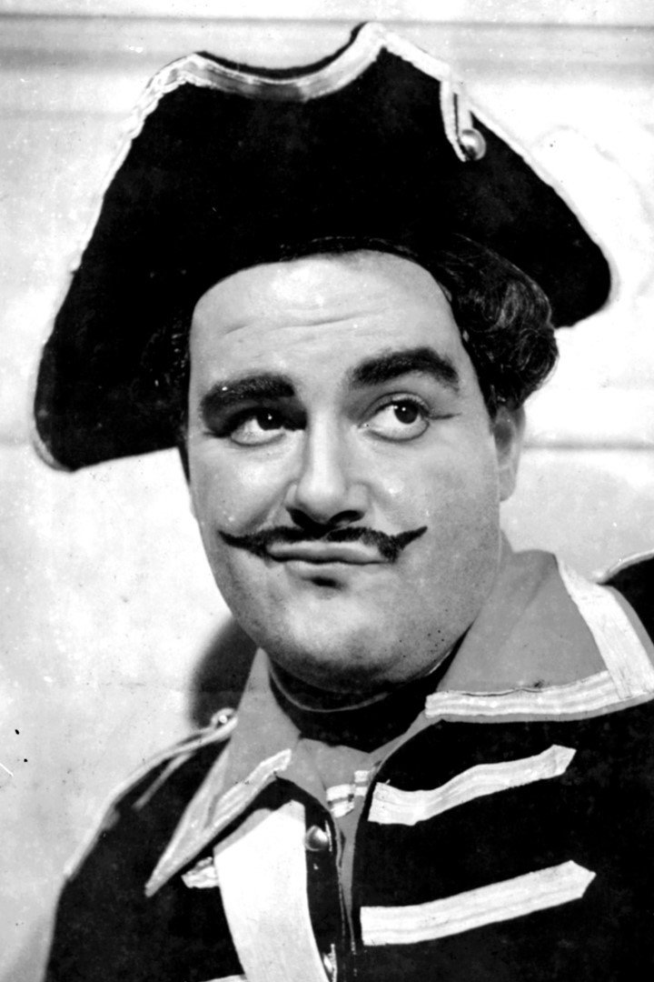 Paulo Fortes as Mordomo in Com Minha Viúva, Não!