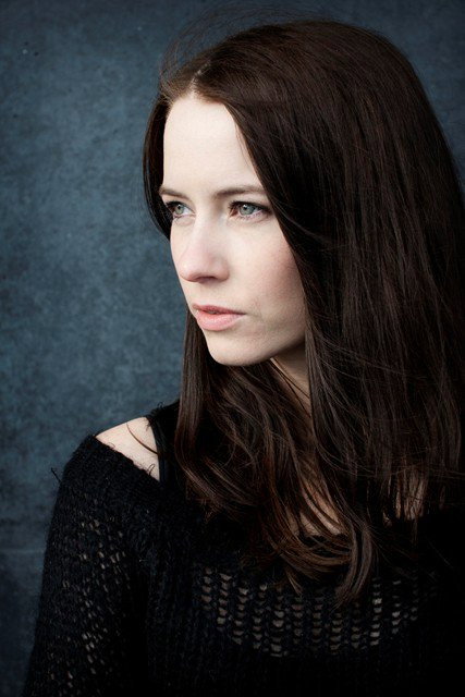 Þorbjörg Helga Þorgilsdóttir as Linda in Prisoners