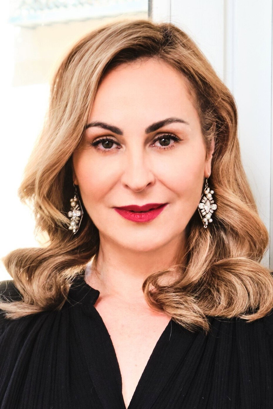 Ana Milán as Dra. Victoria de la Vega in Fibrilando