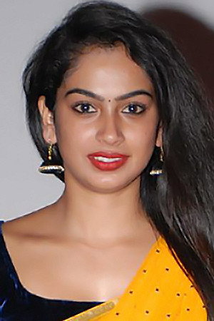 Swathi Konde as Bhuvana in Meiyazhagan