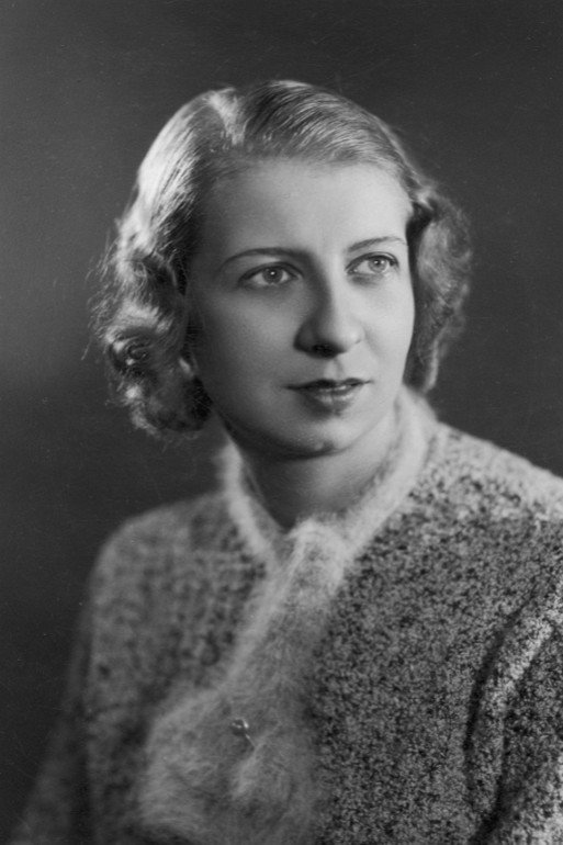 Hanna Małkowska as Young Countess in Zwariowana noc