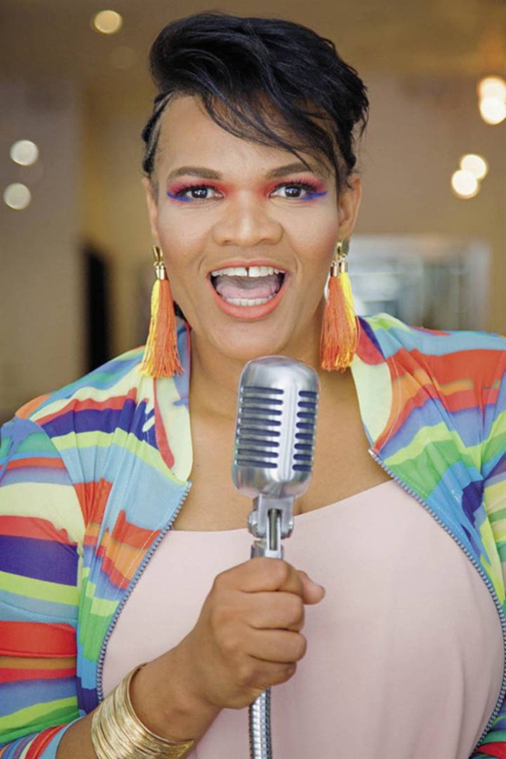 Shimmy Isaacs as Erica Pienaar in Skemergrond