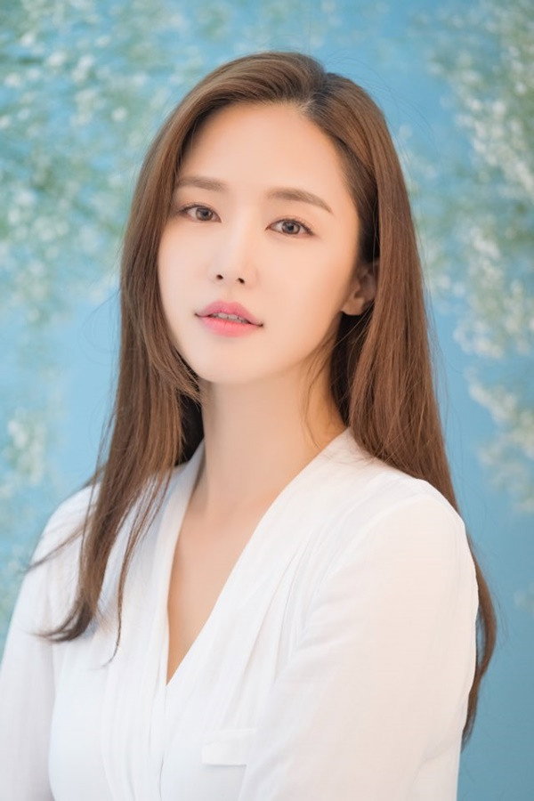 공현주 as Oh Nam-Kyung in Flowers for My Life
