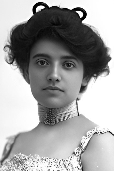 Bijou Fernandez as Lady Carnforth in A Society Exile