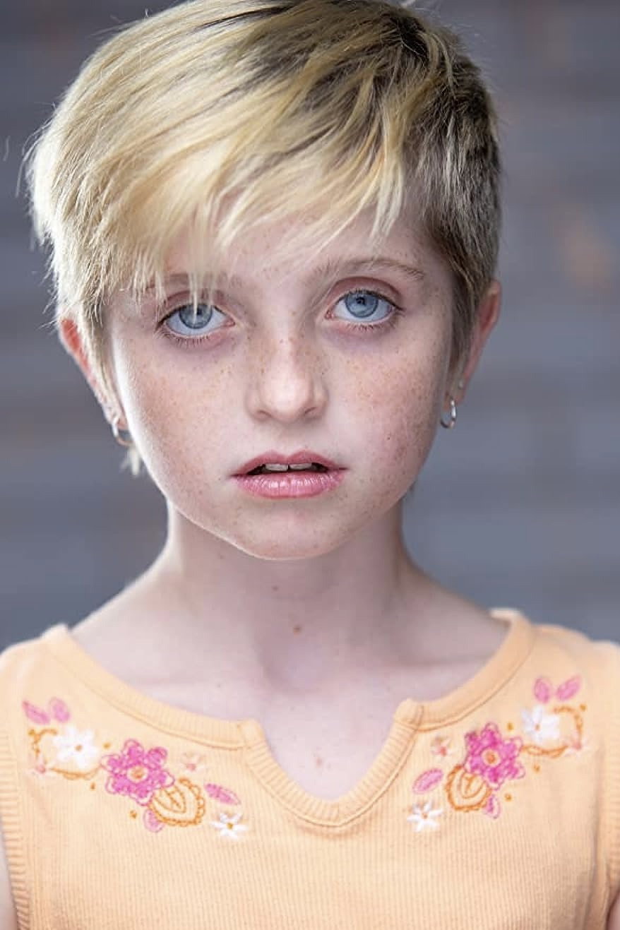 Farrah Mackenzie as Hazel in United States of Al