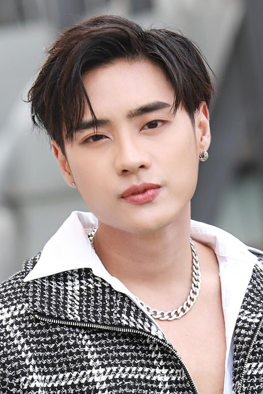 Bew Sitthikarn Akkarapolawat as Park in My Secret Love