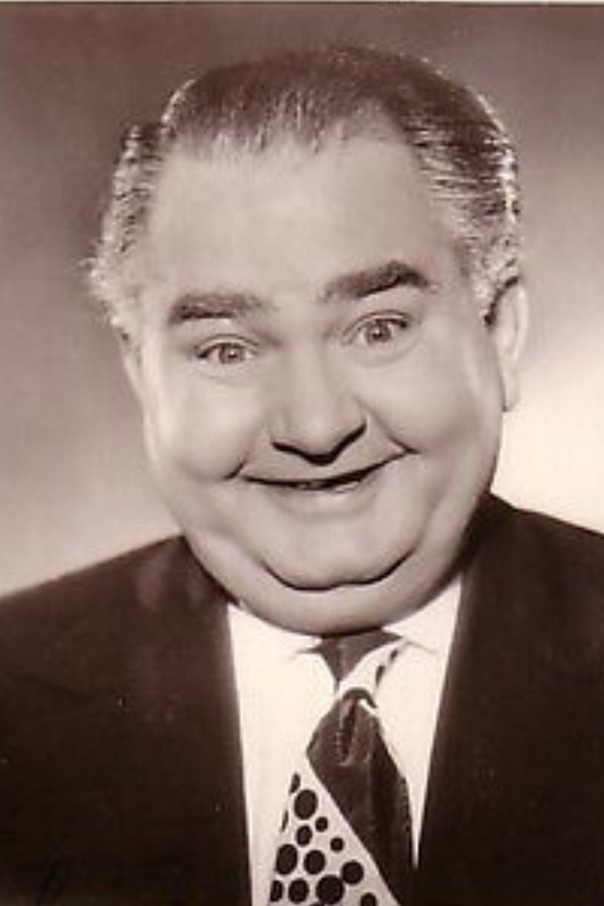 Kurt Großkurth as Wirt in Nummer 66