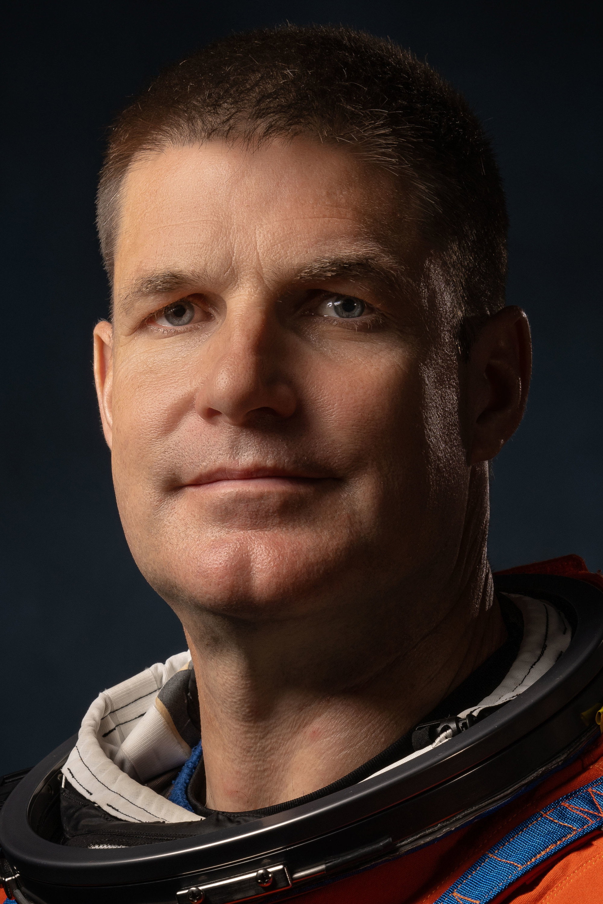 Jeremy Hansen as Self in Artemis: To the Moon and Back