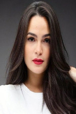 Engy Salama as مريم in Fan El Harb