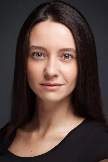 Hazal Kadak as Hilal in IV. Ottman
