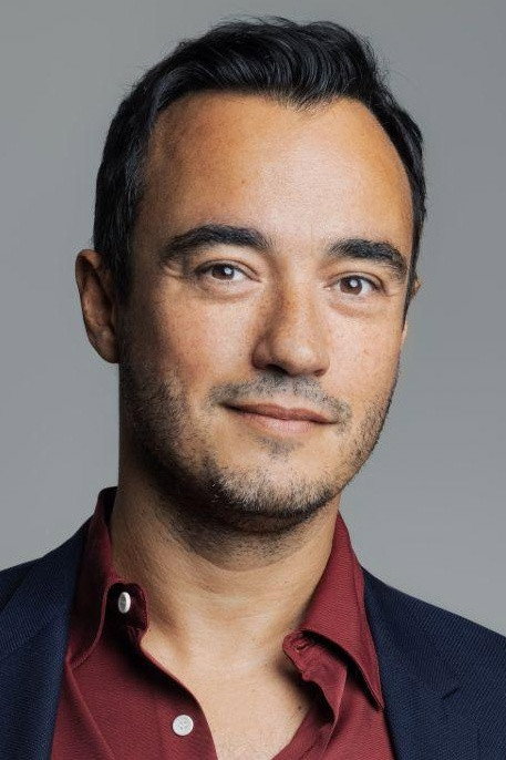 Pedro Penim as Rui Gomes in Bons Vizinhos