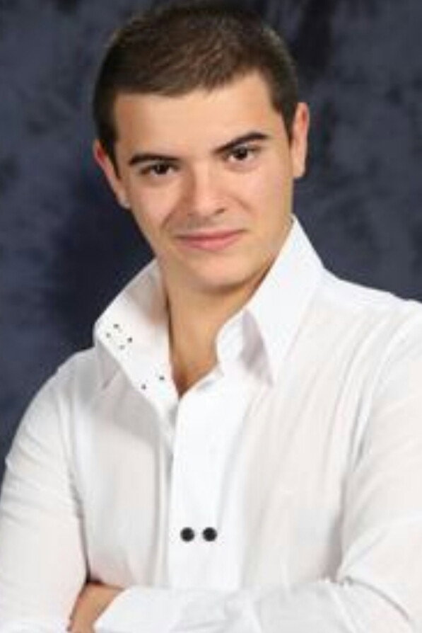 Gabriele Patriarca as Oskar (voice) in School for Little Vampires
