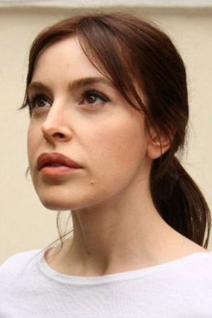 Diana Dell as Veta in Washer