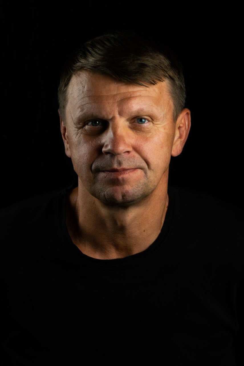 Rolandas Kazlas as Šoferis in Children of Hotel America