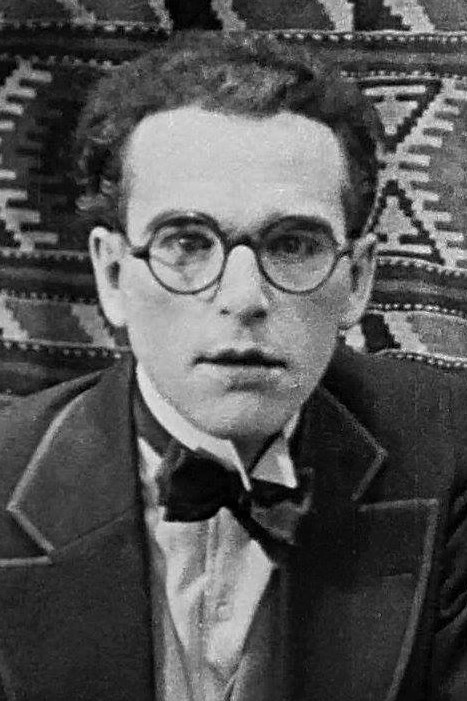 Gaylord Lloyd as The Dandy in Fresh Paint