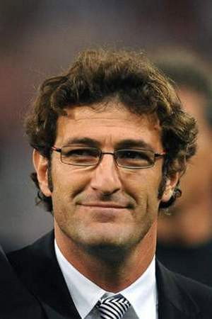 Ciro Ferrara as Self, SSC Napoli Former Player (voice) in Diego Maradona
