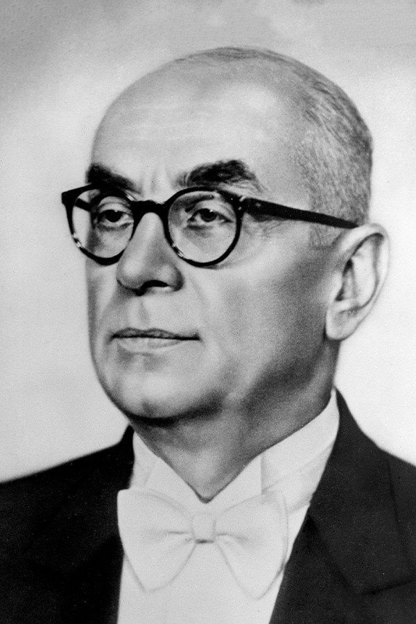Celal Bayar as Self (archive footage) in Demirkırat: Bir Demokrasinin Doğuşu