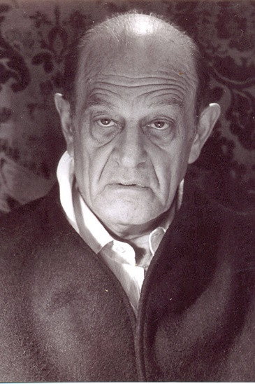 István Lénárt as Öreg in Dealer