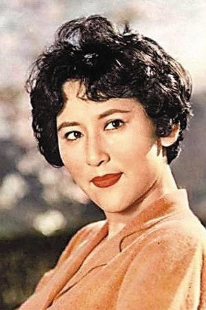 王莱 as Alice's mother in Teenage Holiday