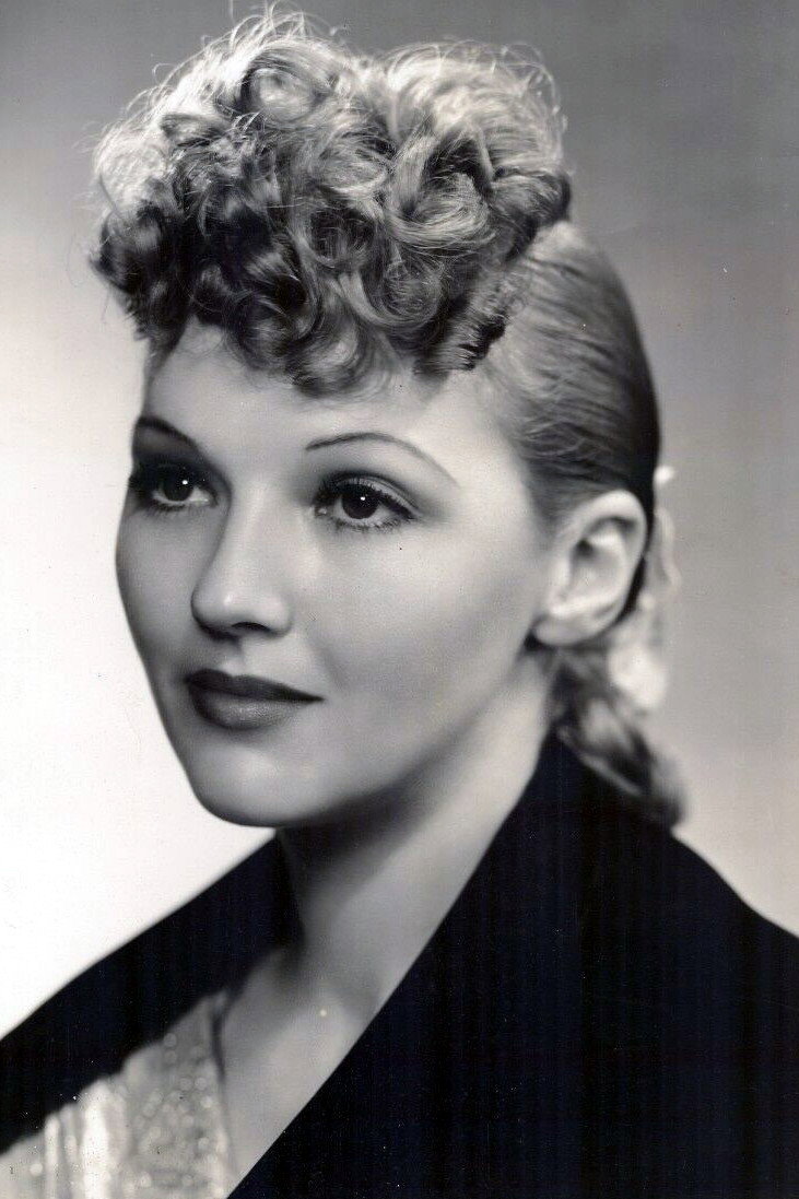 Astrid Allwyn as Lois Clarke in Love Affair