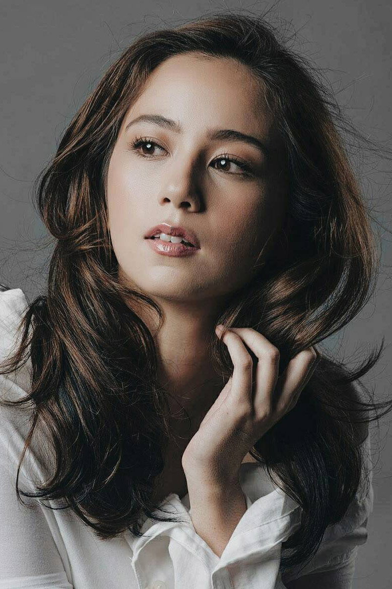Sophie Albert as Regina Marie "Reign" Sison in The Silent Thief