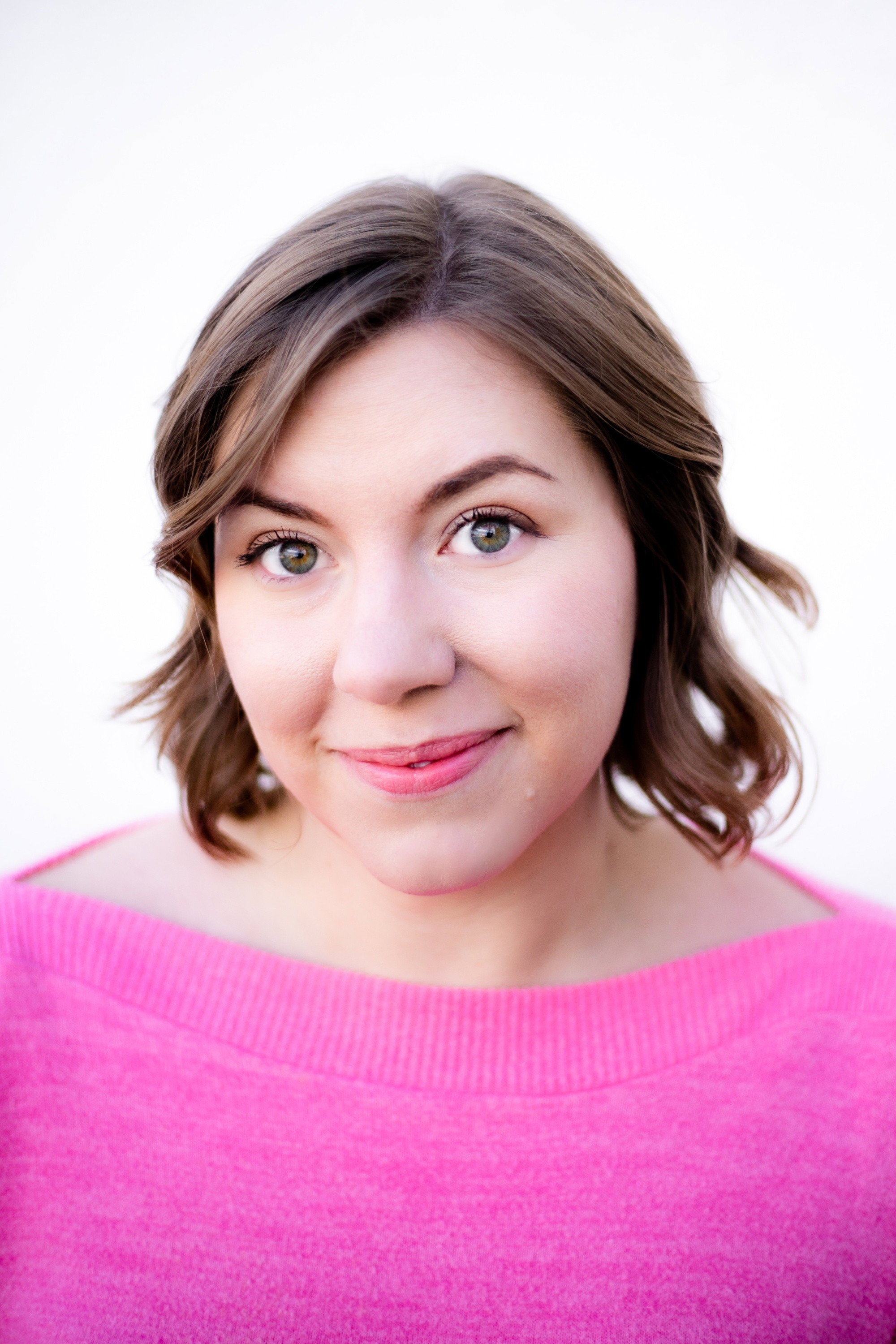 Kahlie Metz as Starla in Starstuck