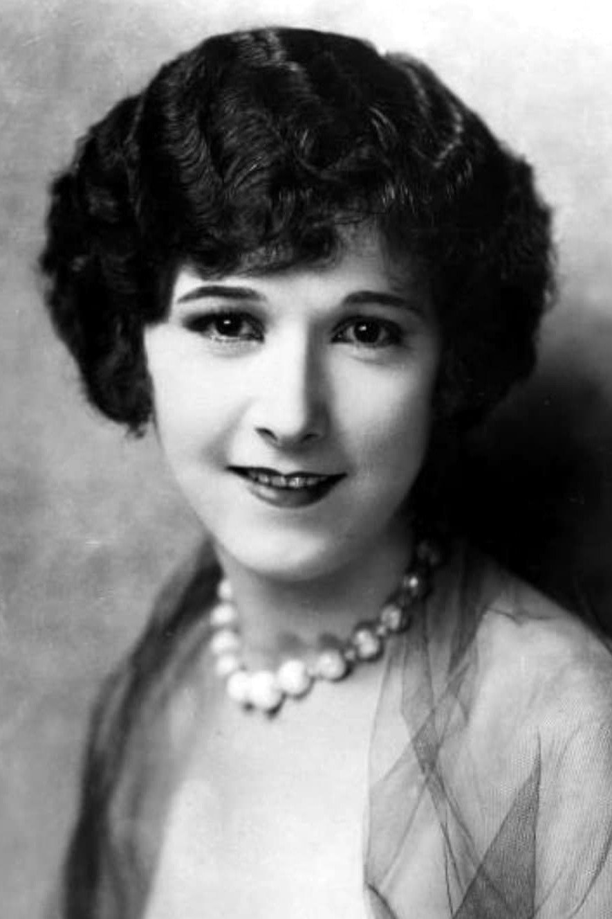 Wanda Wiley as Betty Arnold in Even Up