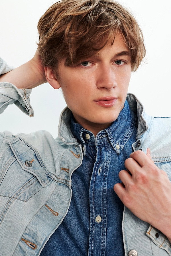 Brandon Engel as Larry Marvel in Puke Bitch