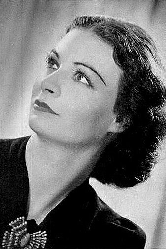 Prudence Hyman as The Gorgon in The Gorgon