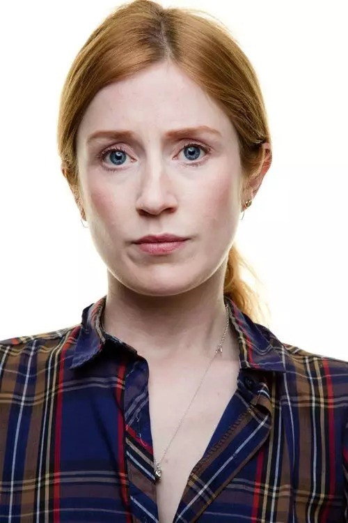 Elly Condron as Cara in Contraband