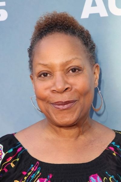 Juanita Jennings as Regina 'Nana Mama' Cross in Cross