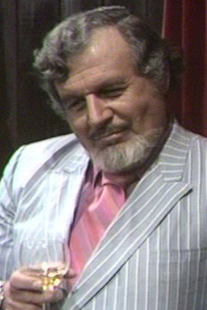 Peter Frye as Dogsborough in The Gangster Show: The Resistible Rise of Arturo Ui