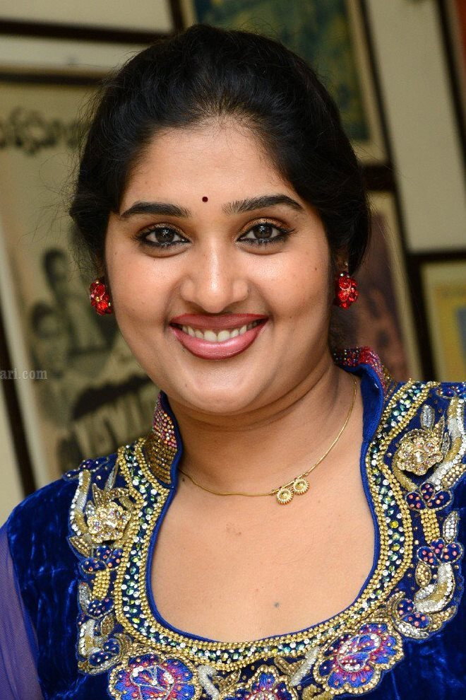 Mamilla Shailaja Priya as Maheswari in Samajavaragamana